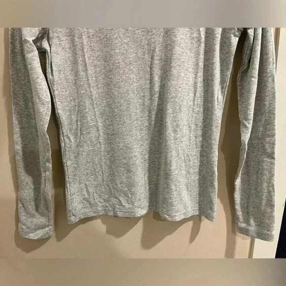 Banana Republic Gray Long Sleeve Tee - Picture 4 of 7